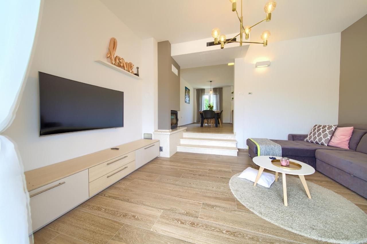 Villa Gardena Vrh  Ngoại thất bức ảnh