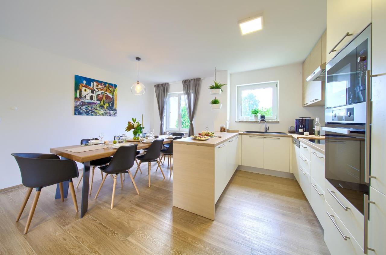 Villa Gardena Vrh  Ngoại thất bức ảnh