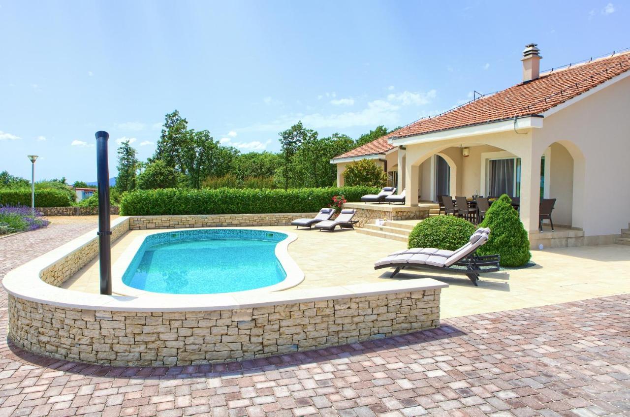 Villa Gardena Vrh  Ngoại thất bức ảnh