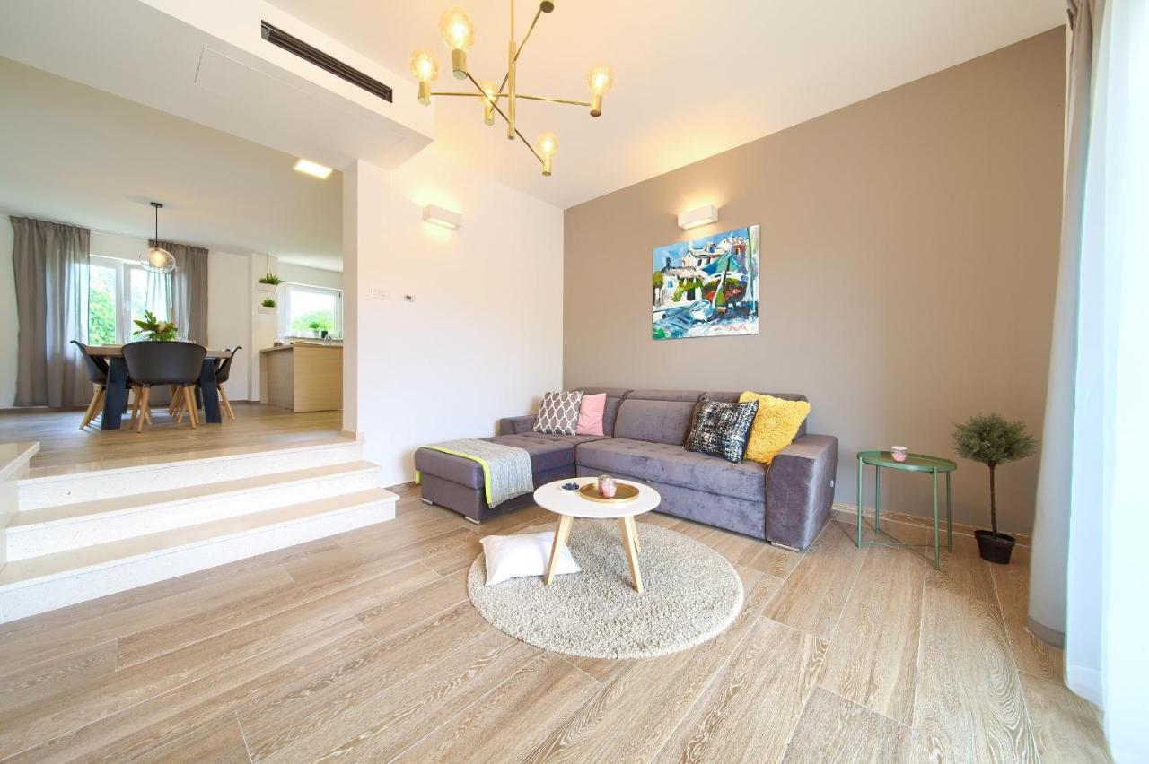 Villa Gardena Vrh  Ngoại thất bức ảnh