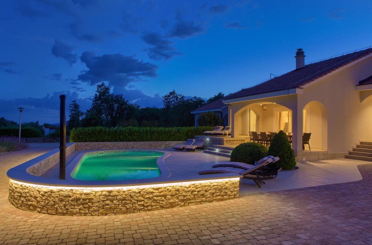 Villa Gardena Vrh  Ngoại thất bức ảnh