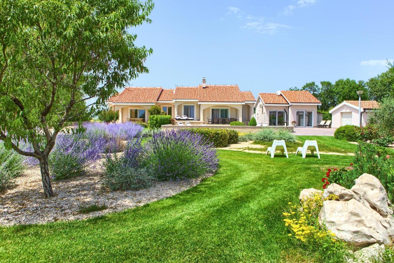Villa Gardena Vrh  Ngoại thất bức ảnh
